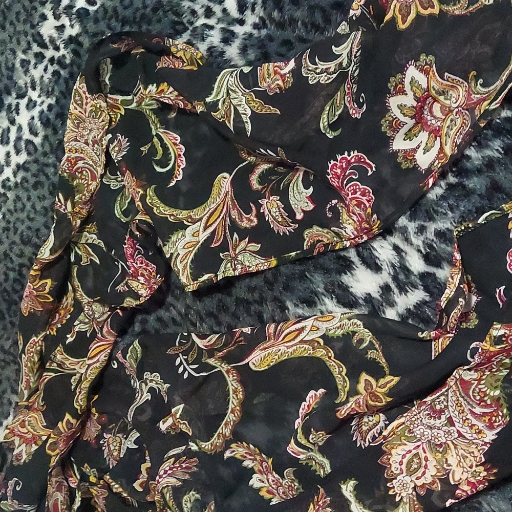 6 For $10 All Scarves For $5 Floral, Pink, Navy,  and Plaid Scarves Set - Picture 12 of 16